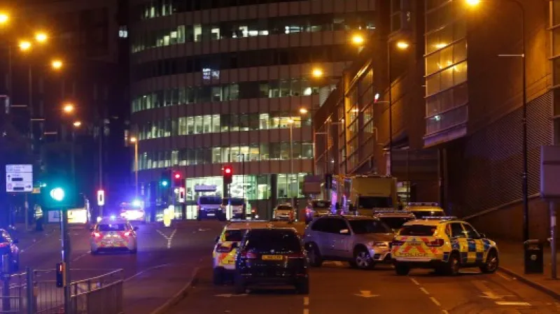 Policie u arény v Manchesteru,  Autor: Andrew Yates,  Zdroj: Reuters