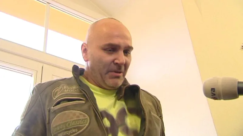 Řidič, který v Hradci Králové srazil dvě děti