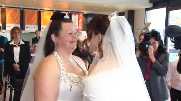 Na Novém Zélandu uzavřely sňatek první homosexuální páry