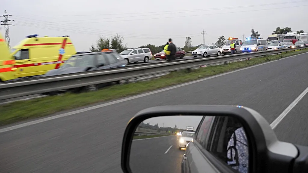 Dopravní nehoda na R10