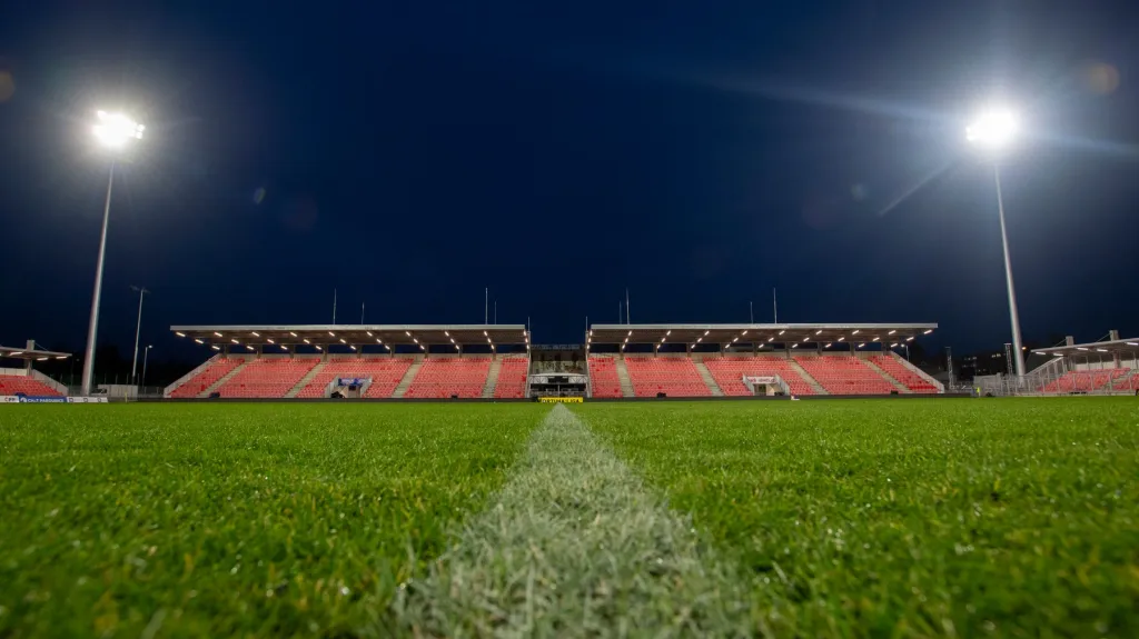 Nový fotbalový stadion v Pardubicích