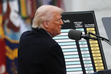 Trump hrozí Číně dalším clem ve výši padesát procent, s dalšími zeměmi chce jednat