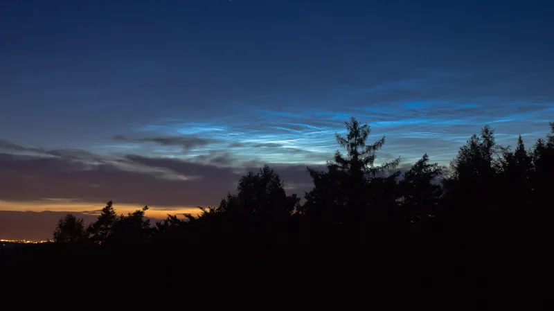 Noční svítící oblaka