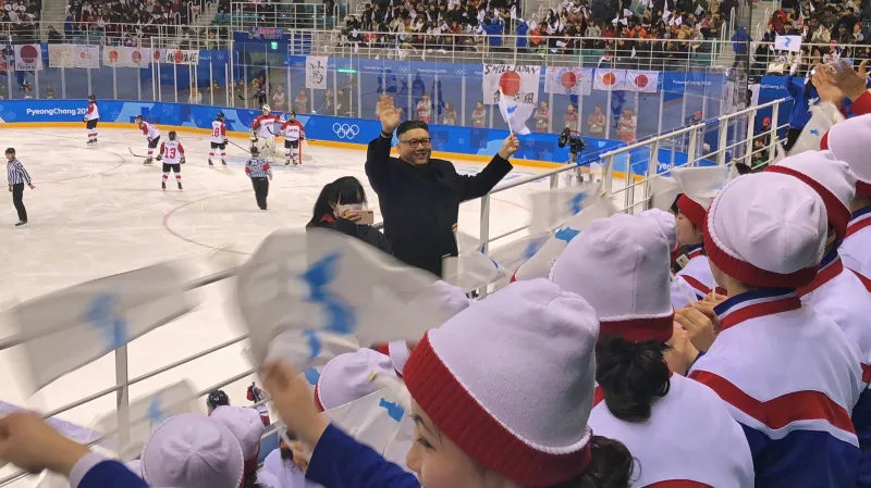 Falešný Kim Čong-un u severokorejských roztleskávaček