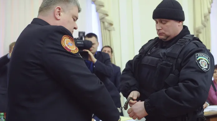 Zatýkání během zasedání ukrajinské vlády