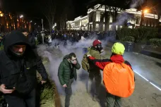 Protesty proti „ruskému“ zákonu gruzínská policie rozehnala. Demonstranti se opět scházejí