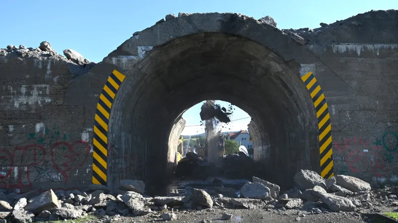 Demolice podjezdu v Ludkovicích