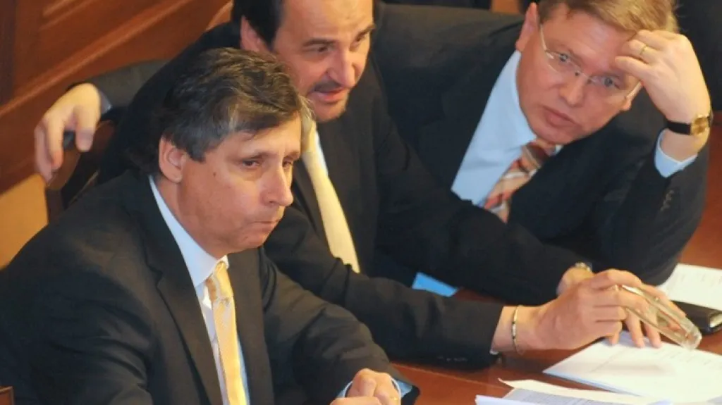 Premiér Fischer ve sněmovně