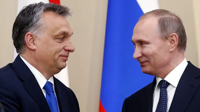 Orbán a Putin během moskevské schůzky