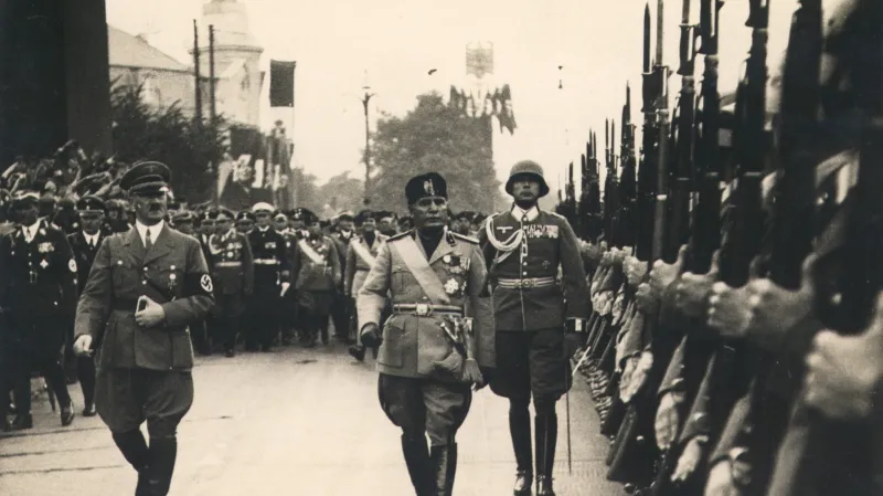 Benito Mussolini na fotografii s nacistickým vůdcem Adolfem Hitlerem