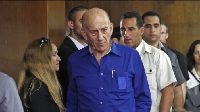 Izraelský expremiér dostal šest let za korupci