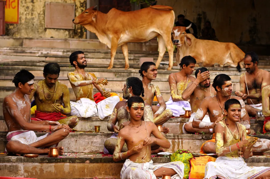 Svátek Narali Purnima se koná převážně v oblasti indického města Bombaj a západního pobřeží Indie. V pozměněné podobě ho slaví i obyvatelé státu Rádžasthán a dalších koutů Indie, kam byl z Bombaje historicky „importován"