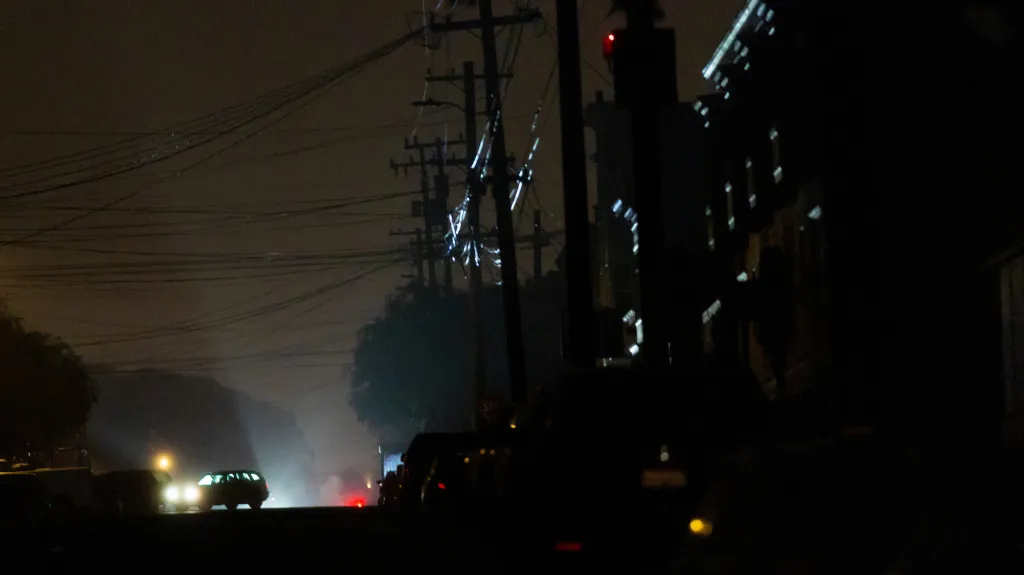 Ulice města San Frascisco se kvůli výpadku ponořily do tmy