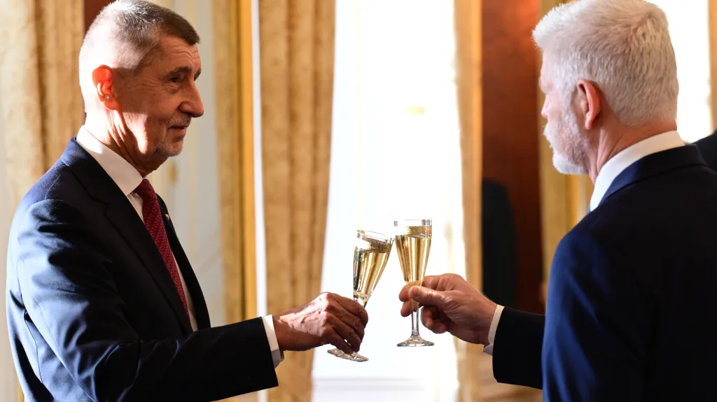 Andrej Babiš a Petr Pavel připíjí na jmenování premiérem