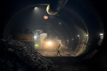 Po roce stavby metra D zbývá k propojení stanic Pankrác a Olbrachtova 60 metrů tunelu 