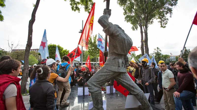 Demonstrace za oběti důlního neštěstí v Ankaře