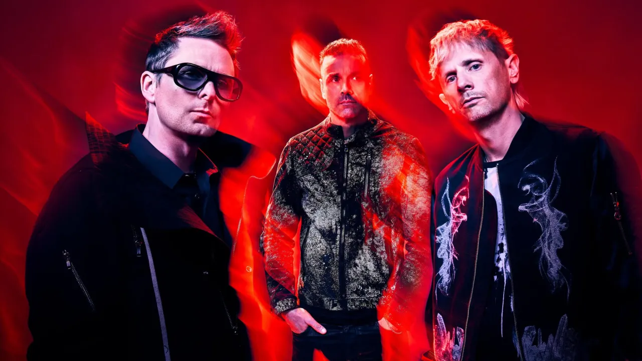 Muse na desátém albu zachytili signál z vesmíru