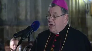 Arcibiskup Duka při oslavách 17.listopadu