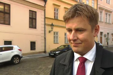 Poche by mohl být neplaceným poradcem ministra zahraničí. Petříček se na to zeptá Zemana