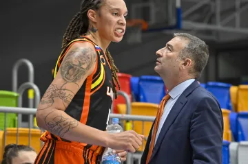 Vysocí lidé čelí jiným zdravotním problémům než malí. Nová studie popsala rozdíly