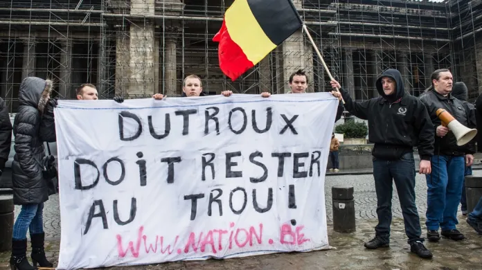 Belgičané chtějí Dutrouxe za mřížemi