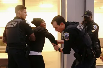 Po Trumpově povolání Národní gardy do Washingtonu bylo zatčeno 45 lidí