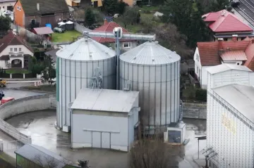 Reportéři ČT: Boj se sily Agrofertu. I přes zákaz úřadů fungují dál