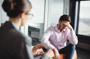 Sociální izolace se podepisuje na duševním zdraví, pojišťovny proto zahrnuly psychoterapie do prevence