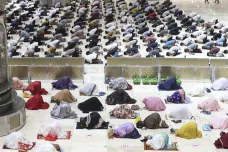 V Indonésii a Malajsii začal ramadán, mešity jsou navzdory covidu přístupné