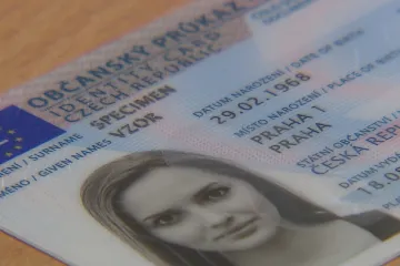 Úřady začaly vydávat občanské průkazy s biometrickými údaji. Mají ztížit zneužití dokladu