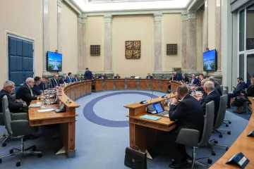 Jurečka navrhne růst platových tarifů od ledna o pět či sedm procent