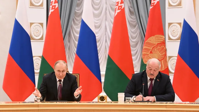 Vladimir Putin a Alexandr Lukašenko v Minsku v prosinci 2022