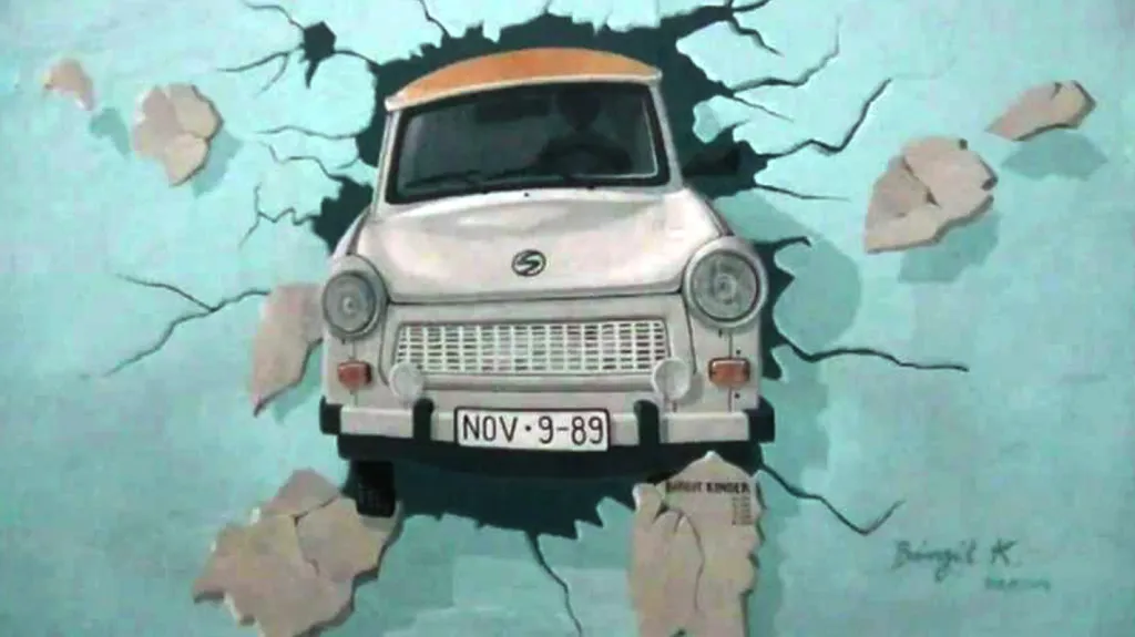 Trabant na East Side Gallery
