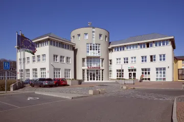 Zastupitelé Prahy 22 odvolali starostu. Neodpověděl na dotazy opozice