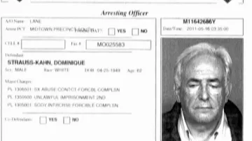 Policie zatkla Dominiqua Strausse-Kahna