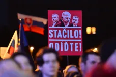 V Bratislavě a Košicích pokračovaly protivládní demonstrace, s proslovem vystoupila i Vášáryová