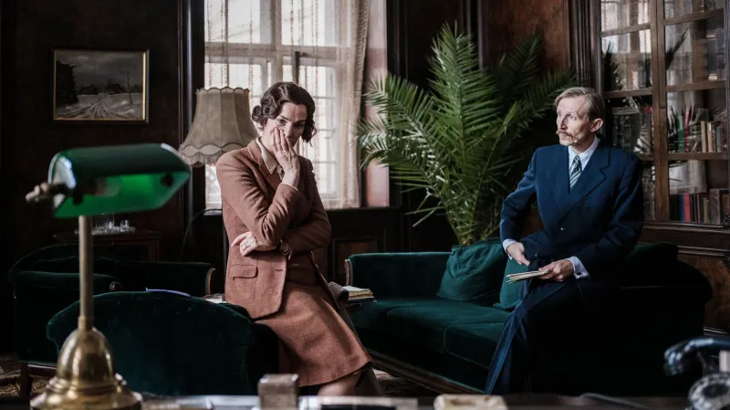 Vladimír Javorský má roli diplomata Aloise Nováka