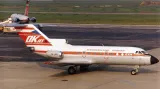 V říjnu 1974 už provozovaly dva letouny ve vlastních barvách a další stroje pak byly nasazeny na trasách Praha-Brno-Karlovy Vary-Ostrava-Piešťany-Košice. Na snímku z roku 1988 letoun Jak-40 na přistávací ploše letiště Ruzyně.