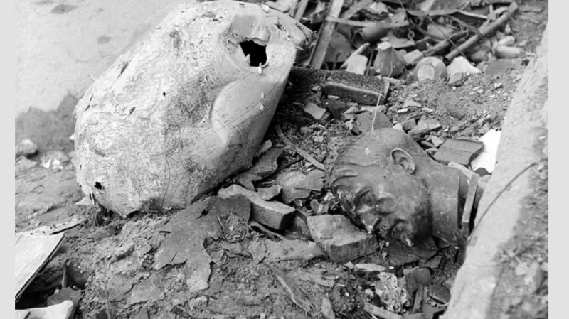 Dosud nezveřejněné snímky z Hitlerova bunkru