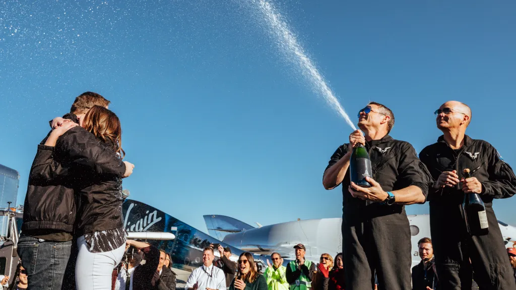 První let Virgin Galactic do kosmu