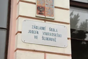 Reportéři ČT: Škola ve Šluknově je po rekonstrukci v havarijním stavu