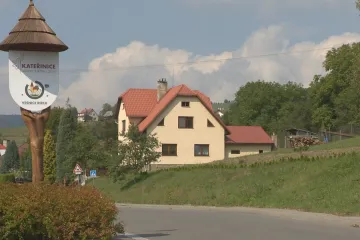 Každý kandidát sám za sebe. V Kateřinicích mají stejný počet „partají“ jako v Praze