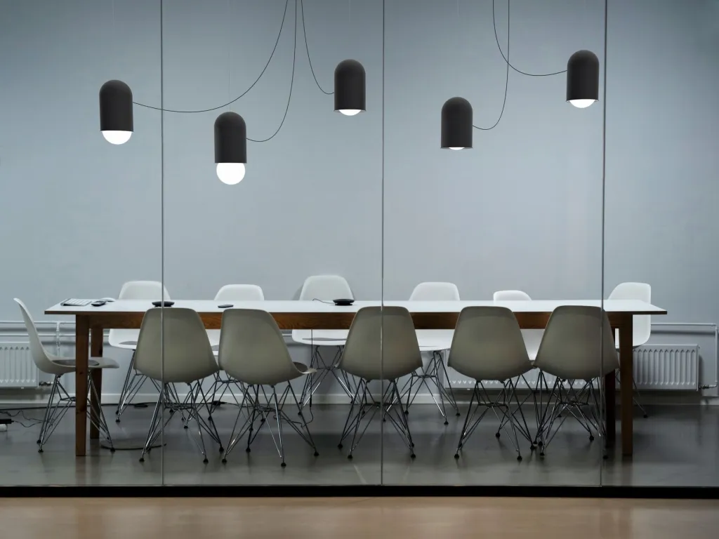 Zároveň zvítězili v kategorii designér roku. Zaujali svítidly Lift, Tension a Balance (ve formě „ do it yourself “) pro Hornbach, svítidlem s názvem Capsule pro Lucis...