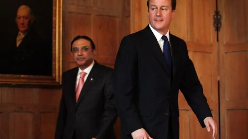David Cameron a Ásif Alí Zardárí