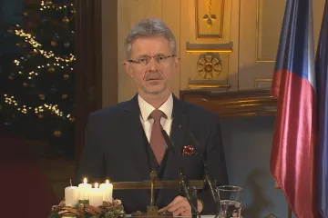 Vystrčil vyzval v adventním projevu k respektu a smířlivosti. Varoval před populisty