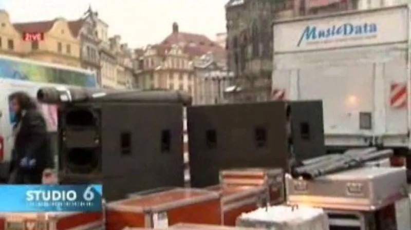 Z místa příprav koncertu informuje Lenka Drmotová