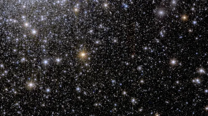 Snímky kulové hvězdokupy NGC 6397 z teleskopu Euclid