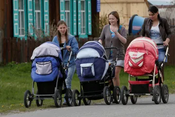 Nová procedura má oddálit nástup menopauzy až o 20 let. Několik žen už zákrok podstoupilo