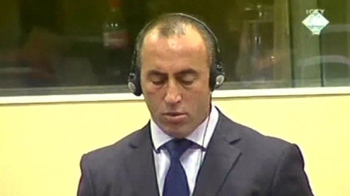 Bývalý kosovský premiér Ramush Haradinaj před Mezinárodním trestním tribunálem pro bývalou Jugoslávii (ICTY) v Haagu.
