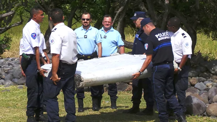 Trosky letounu patří letu MH370
